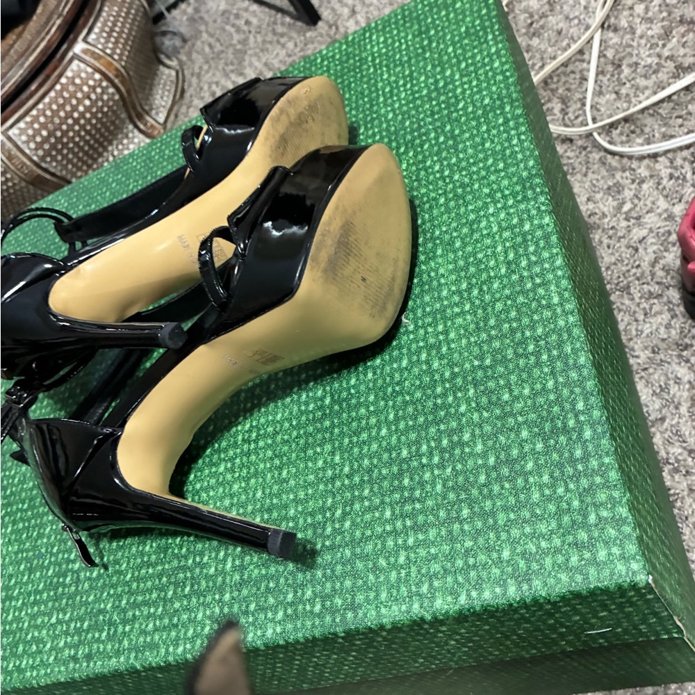 Elegant Black Strappy Heels - Picture 5 of 5